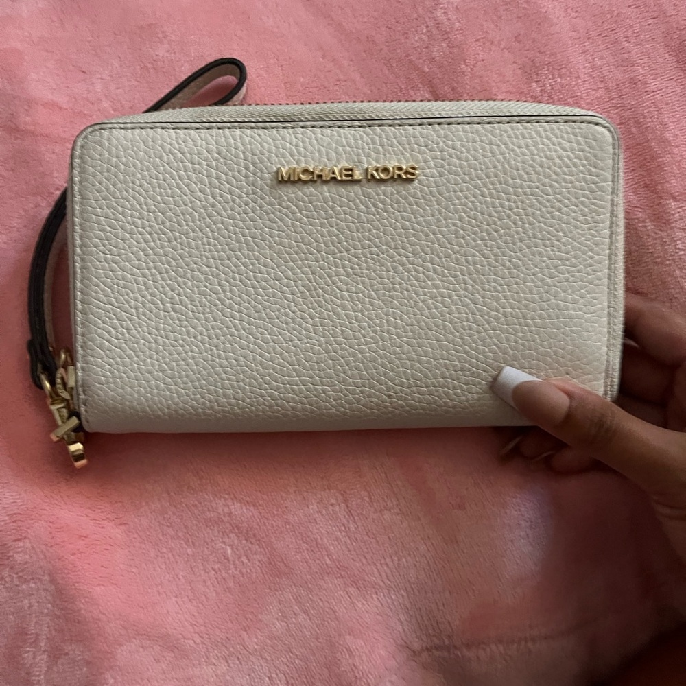 Michael Kors Ivory Wristlet Wallet